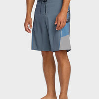 BILLABONG STRADDIE AIRLITE 20" BOARDSHORTS - STEEL BLUE