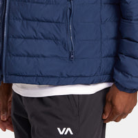 RVCA PACKABLE PUFFA JACKET - ARMY BLUE