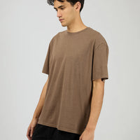 SILENT THEORY ESSENTIAL FIT TEE - MOCHA