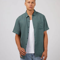 SILENT THEORY LINEN SHORT SLEEVE SHIRT - PINE