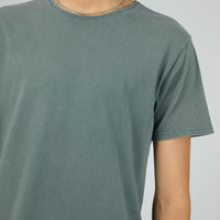 SILENT THEORY TAIL TEE - MOSS GREEN