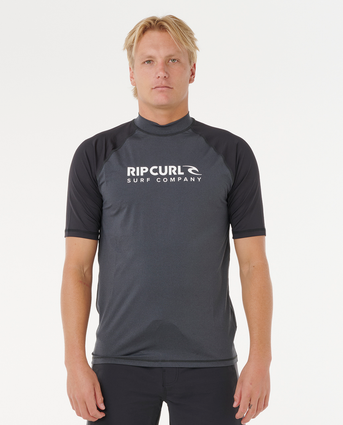 RIP CURL SHOCK UPF S/S - BLACK MARLE
