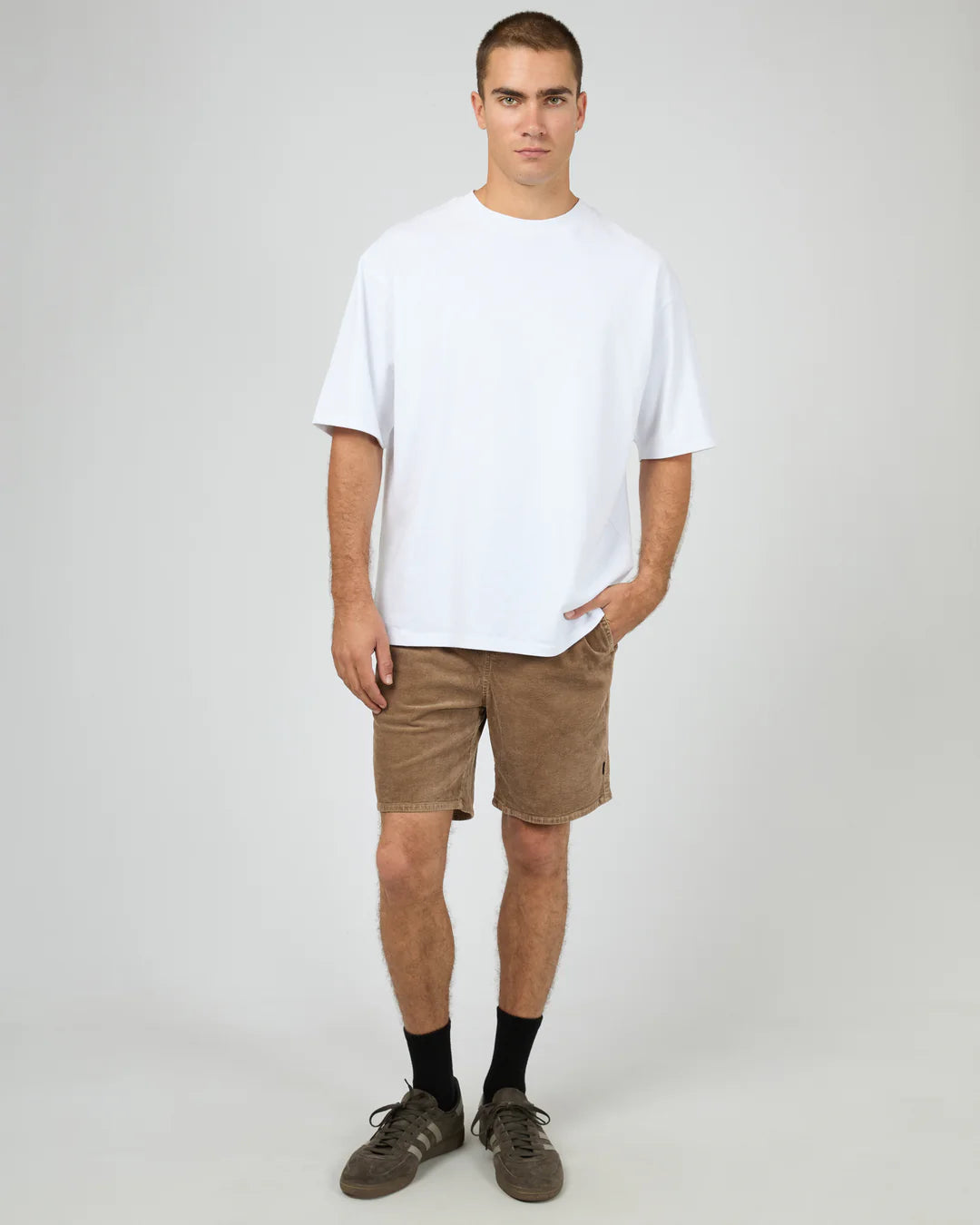 SILENT THEORY MENS CORD SHORT - TAUPE