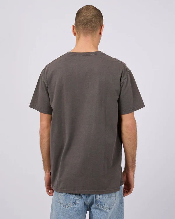 SILENT THEORY SOLID TAIL TEE - COAL