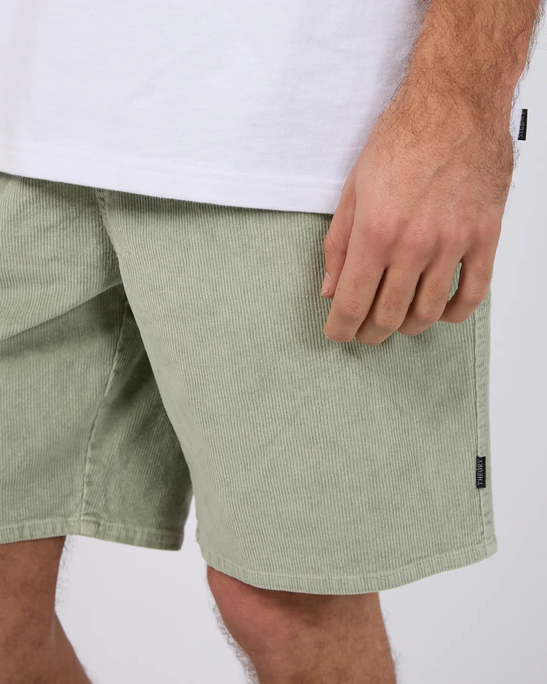 SILENT THEORY CORD SHORT - LIGHT GREEN