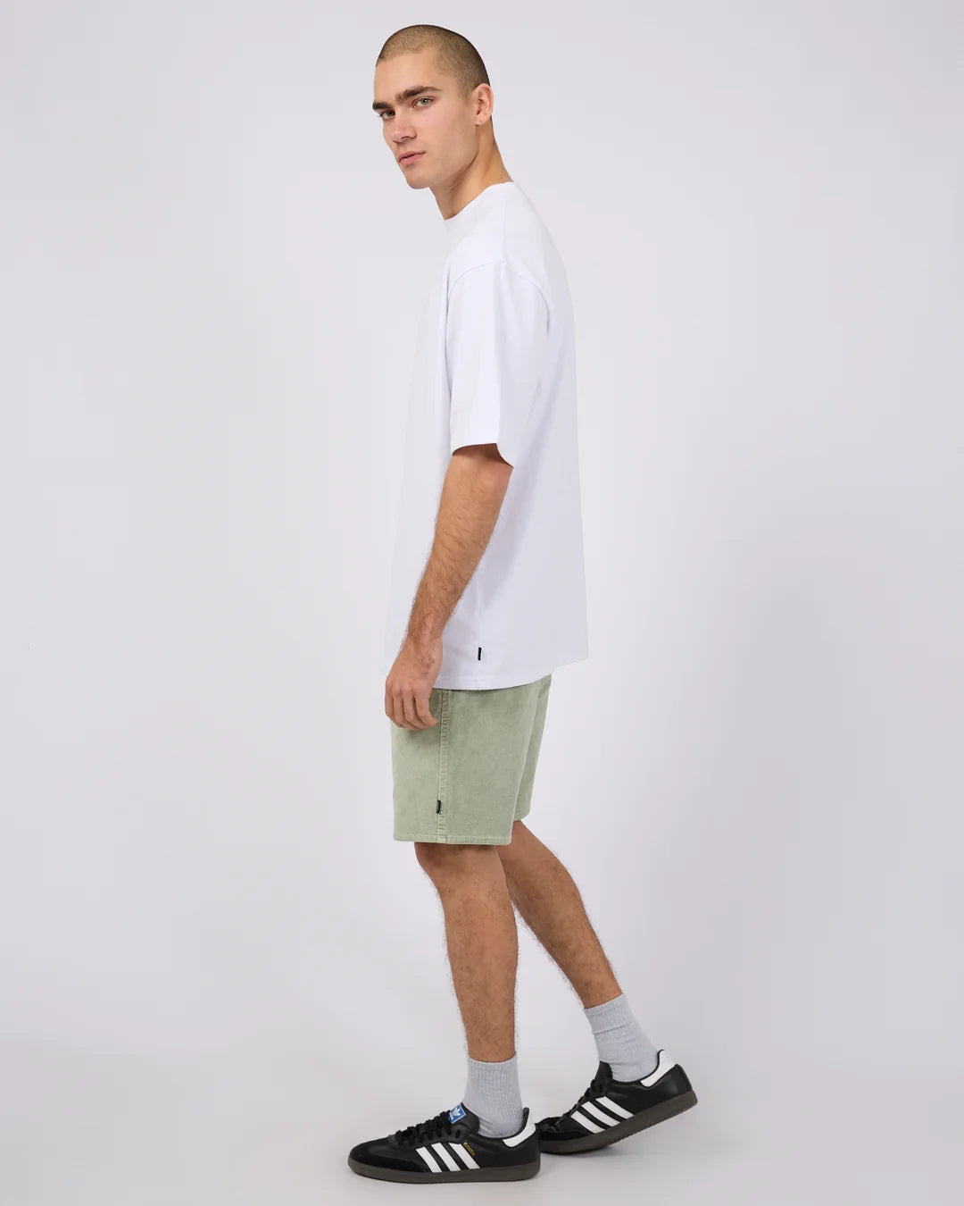 SILENT THEORY CORD SHORT - LIGHT GREEN