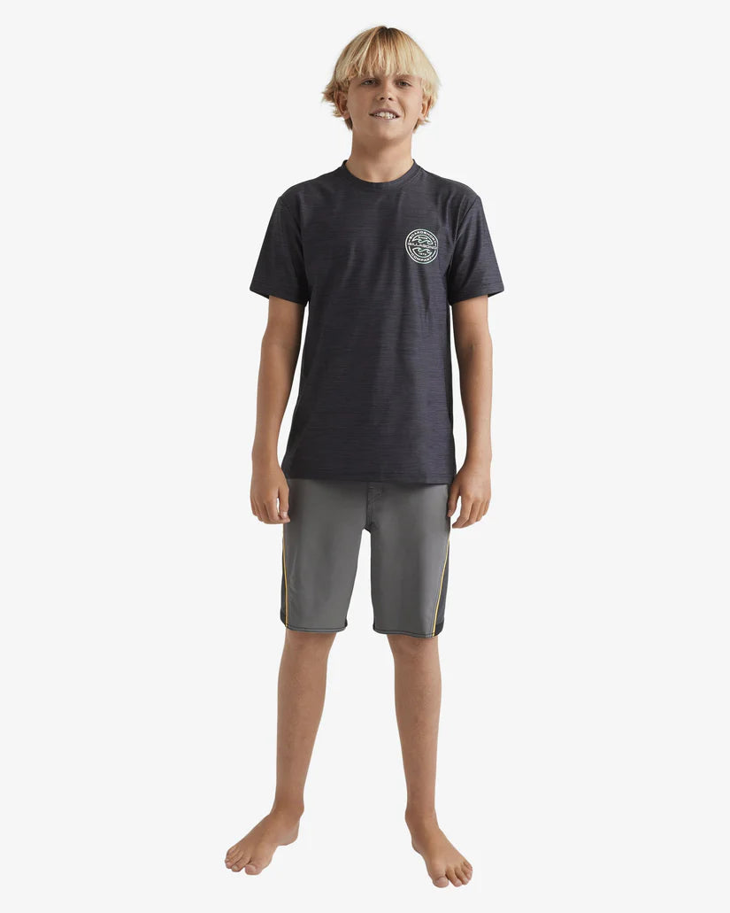 BILLABONG BOYS ROTOR SHORELINE SHORT SLEEVE - BLACK