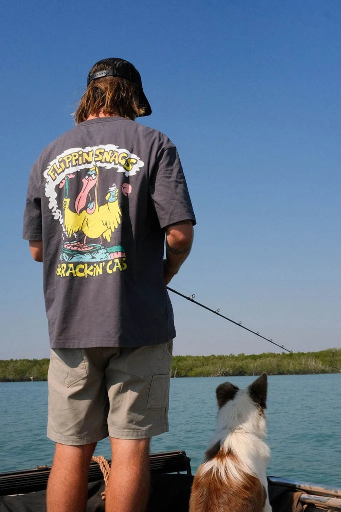 GENERAL STORE SNAGS AND CANS TEE - CHAR