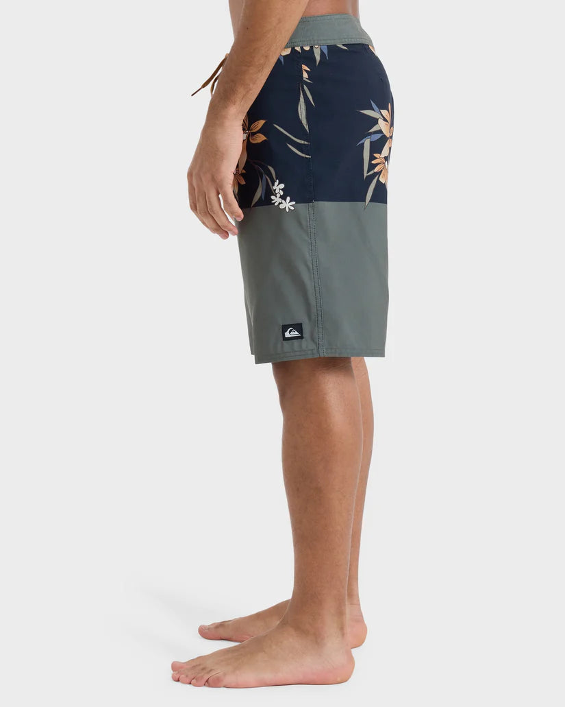 QUIKSILVER  EVERYDAY STRAIGHT 20 - BLACK BLOCK COSTAL FLORAL