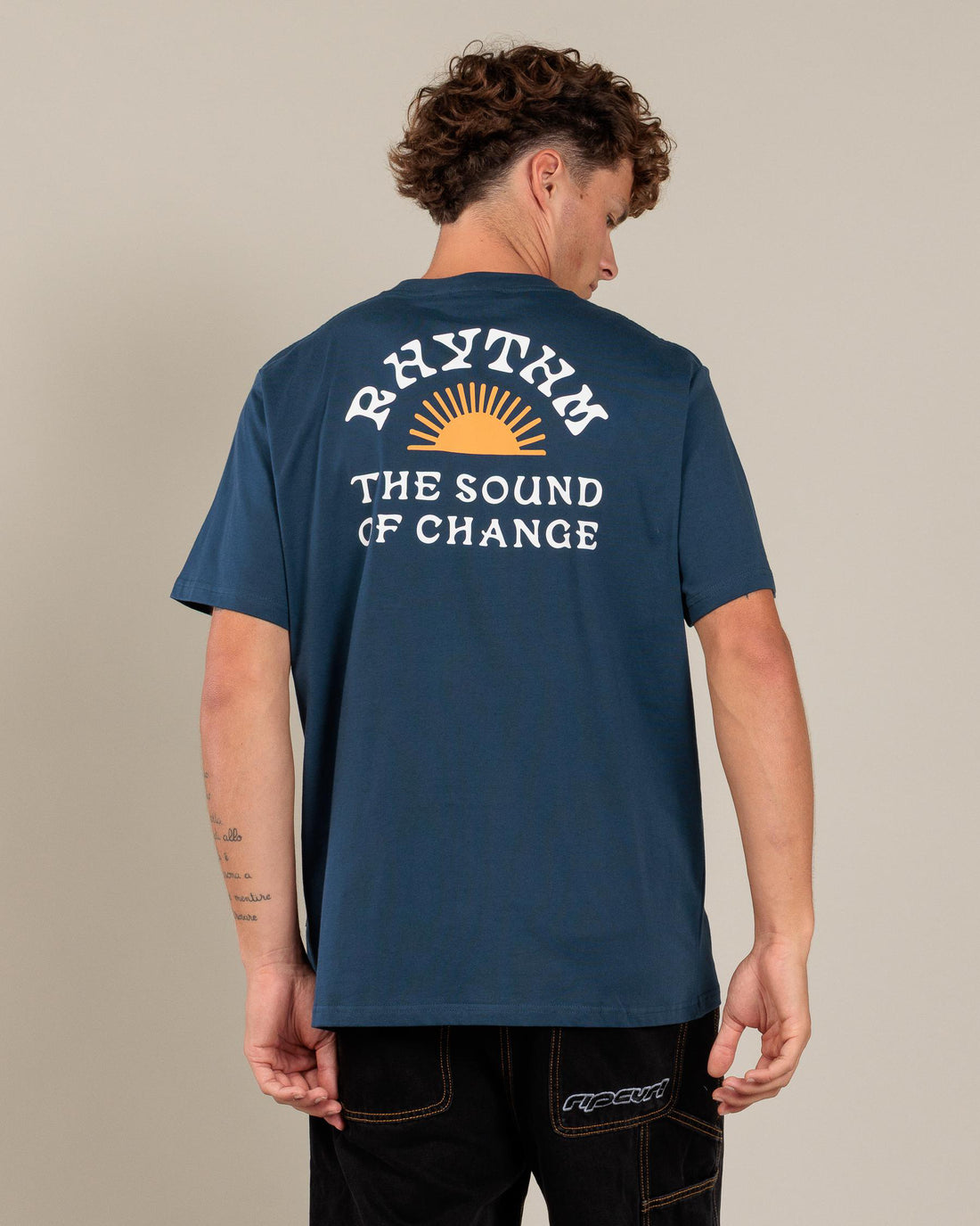 RHYTHM AWAKE TEE - NAVY