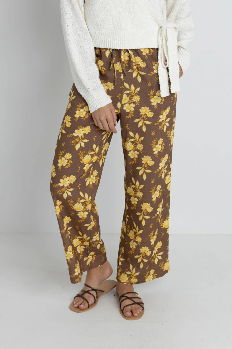 RHYTHM WOMENS ANIKA FLORAL DRAWSTRING PANT - CHOCOLATE
