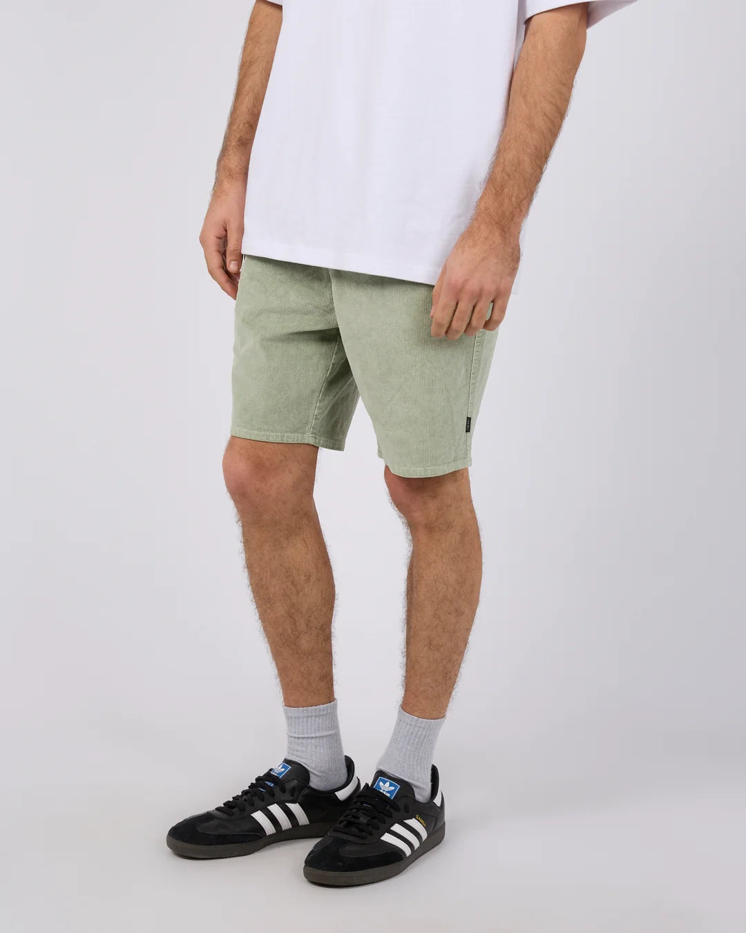 SILENT THEORY CORD SHORT - LIGHT GREEN