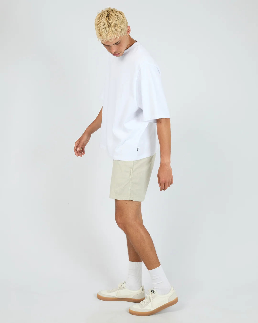 SILENT THEORY ELASTIC WAIST SHORT - NATURAL