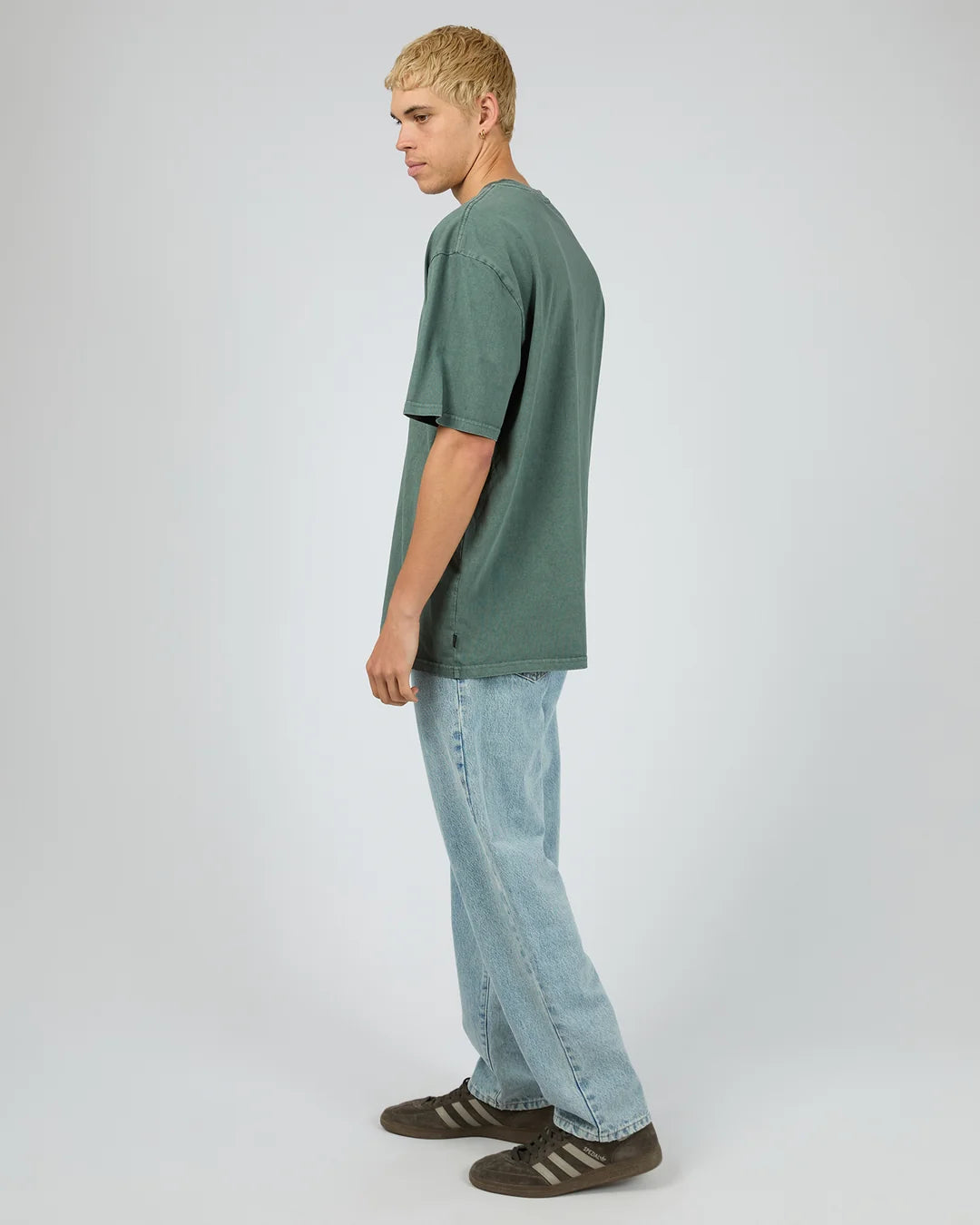 SILENT THEORY ESSENTIAL FIT TEE - PINE