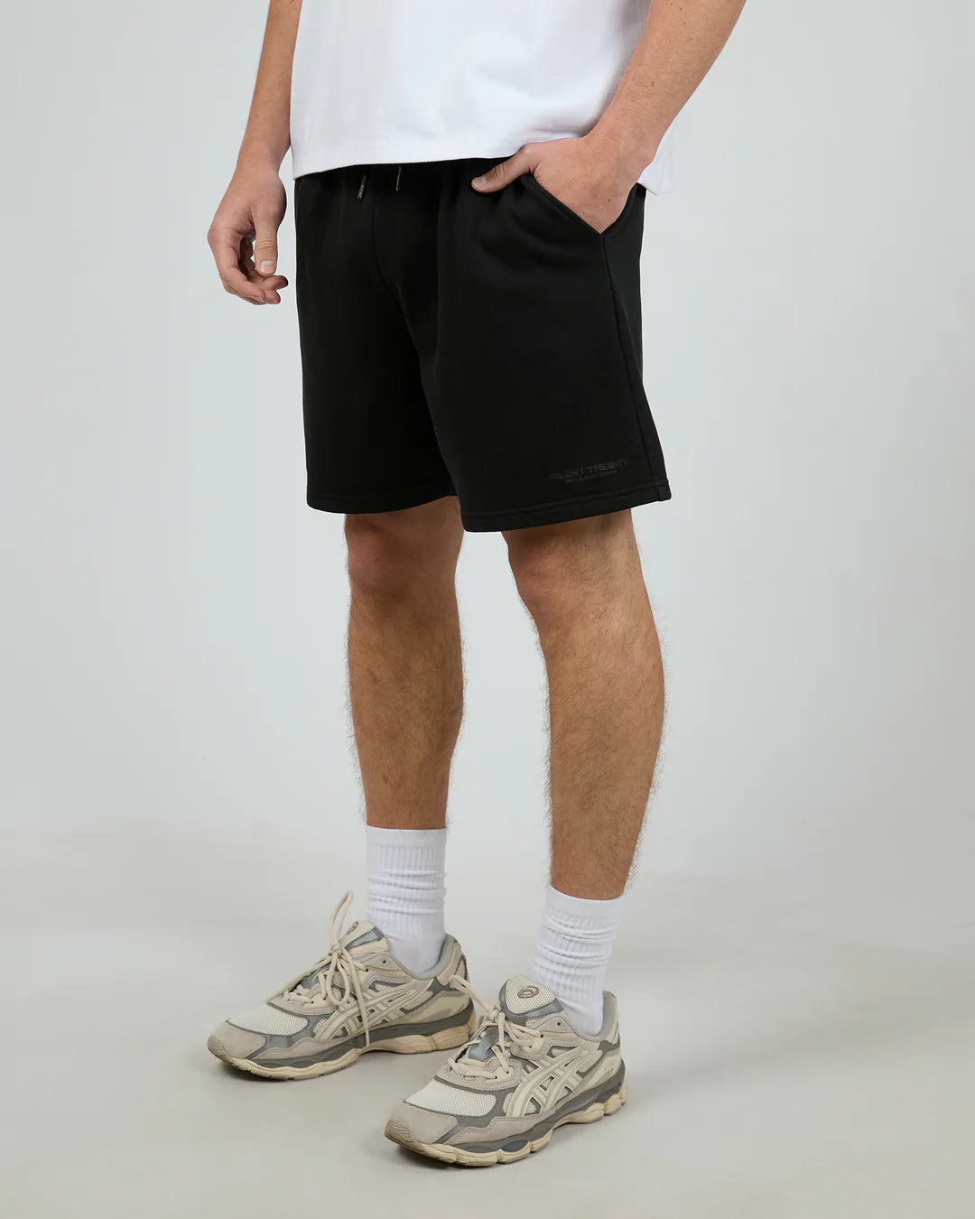SILENT THEORY ESSENTIAL THEORY SHORT - VINTAGE  BLACK