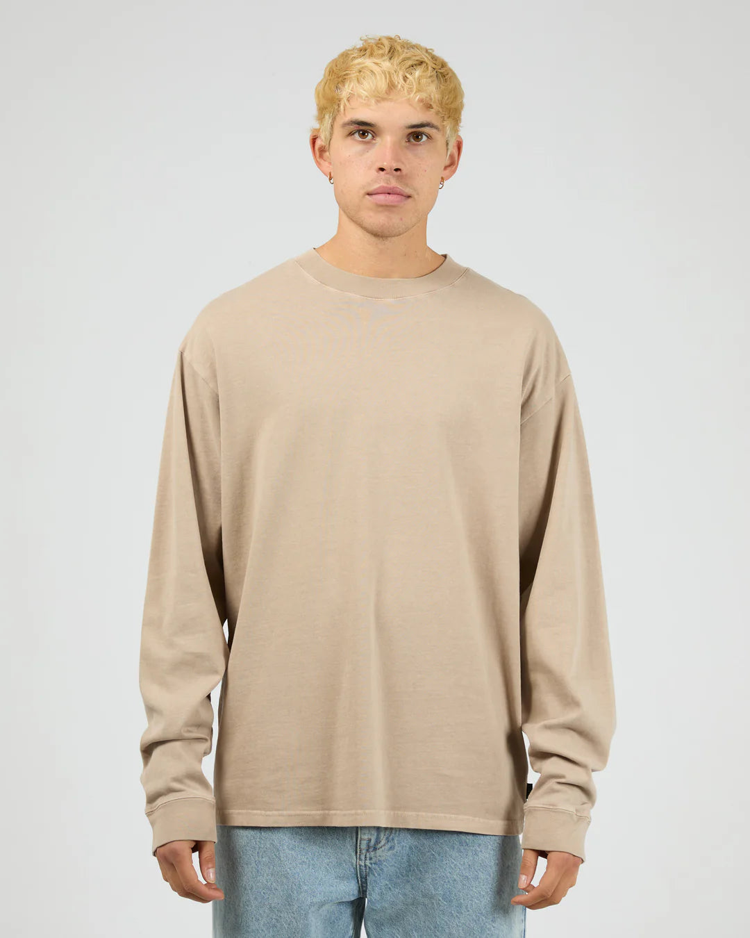 SILENT THEORY HEAVYWEIGHT STANDARD FIT LONG SLEEVE TEE - TAN
