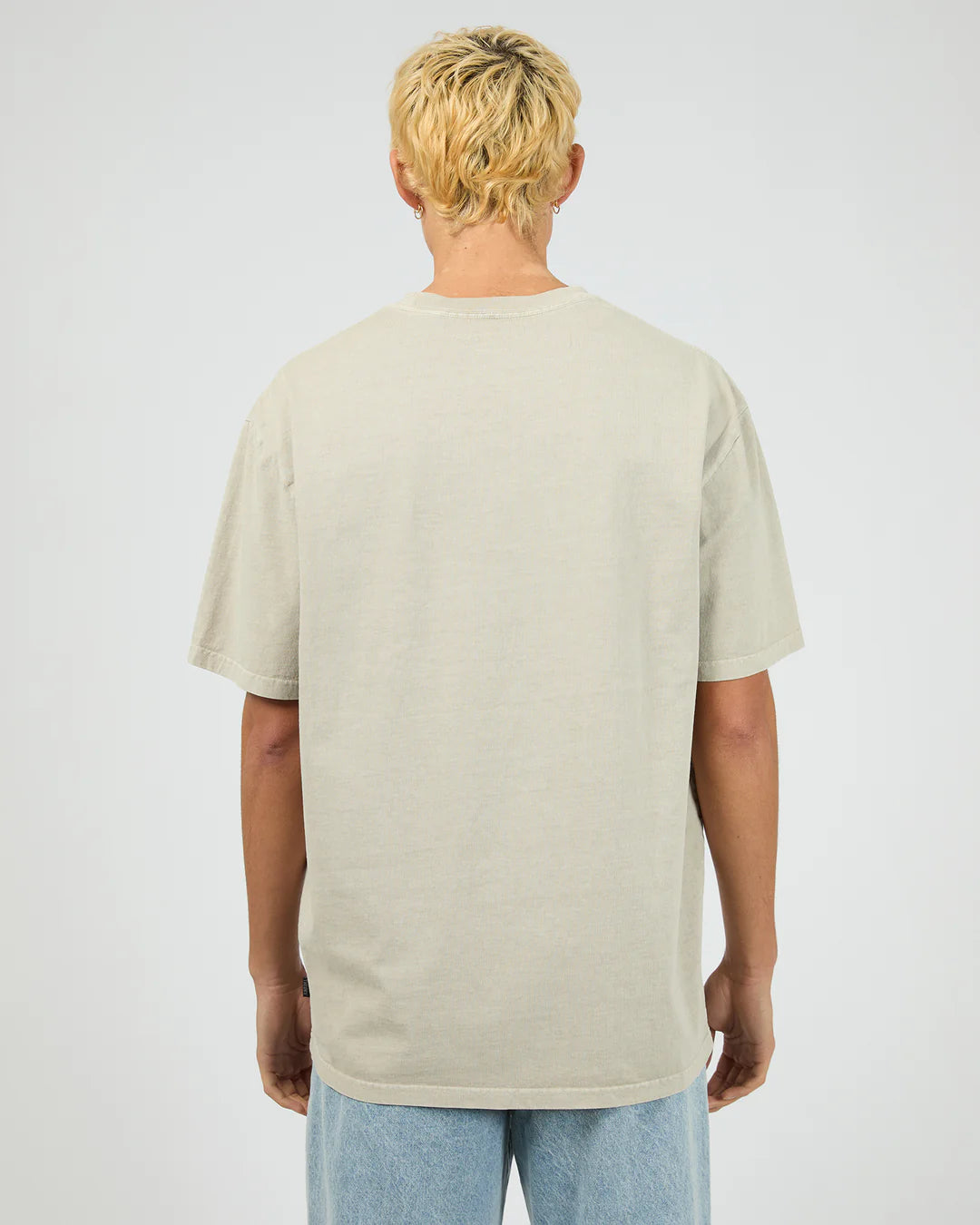 SILENT THEORY ESSENTIAL FIT TEE - CEMENT