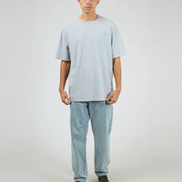 SILENT THEORY ESSENTIAL FIT TEE - SKY BLUE