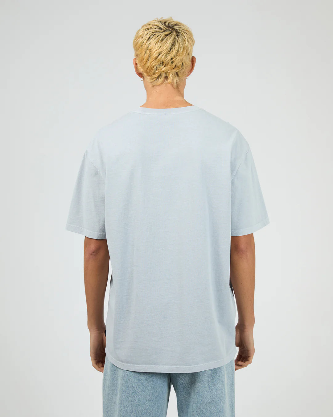 SILENT THEORY ESSENTIAL FIT TEE - SKY BLUE
