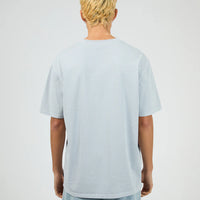 SILENT THEORY ESSENTIAL FIT TEE - SKY BLUE