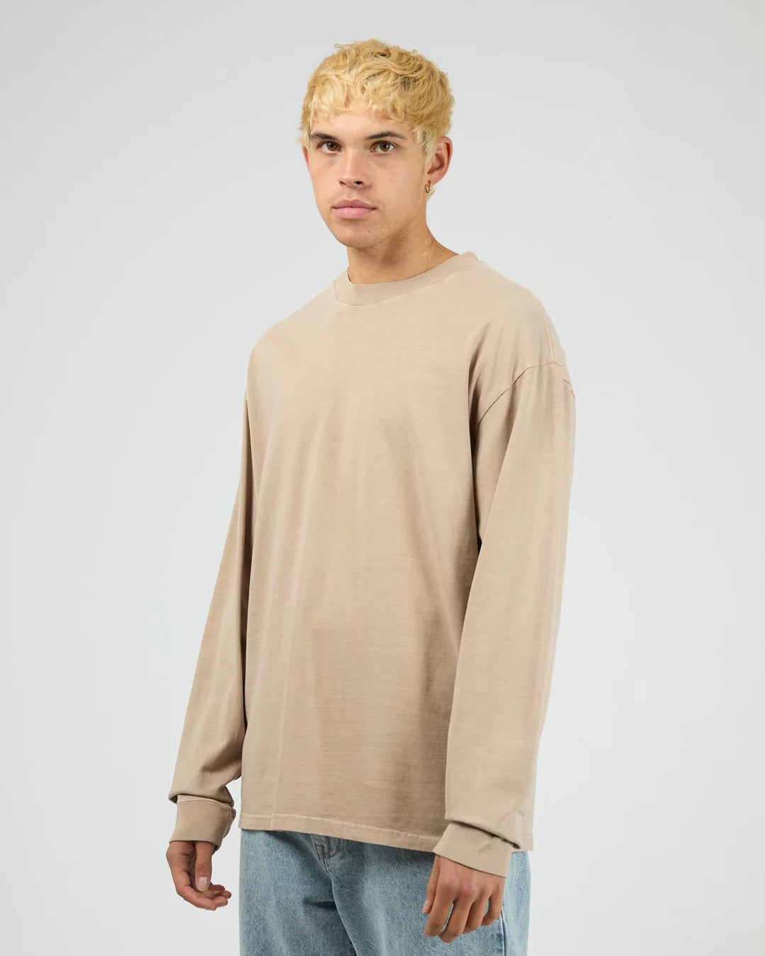 SILENT THEORY HEAVYWEIGHT STANDARD FIT LONG SLEEVE TEE - TAN