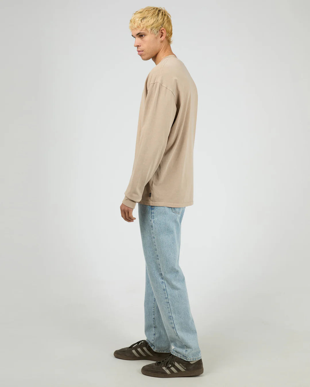 SILENT THEORY HEAVYWEIGHT STANDARD FIT LONG SLEEVE TEE - TAN