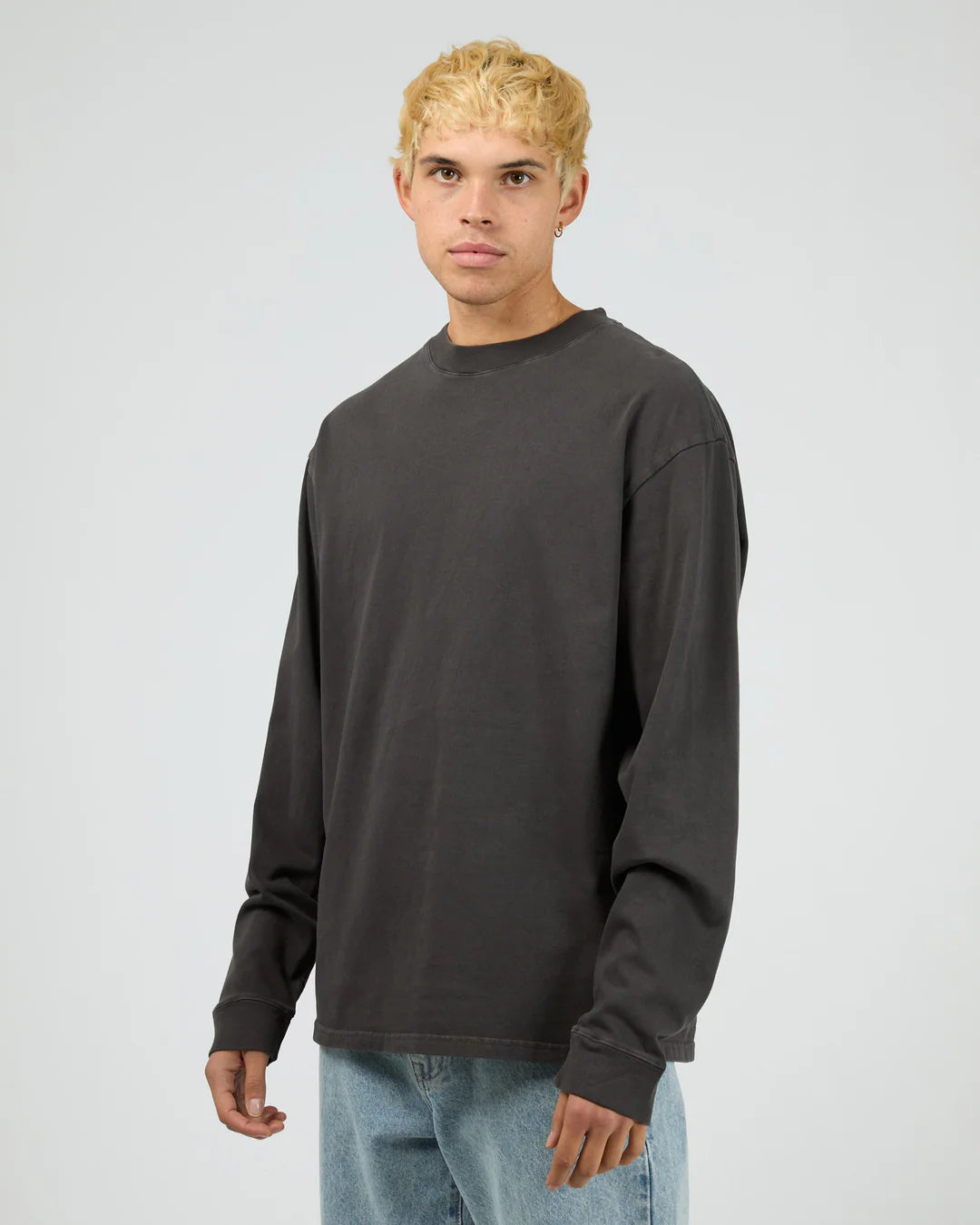 SILENT THEORY HEAVYWEIGHT STANDARD FIT LONG SLEEVE TEE - COAL