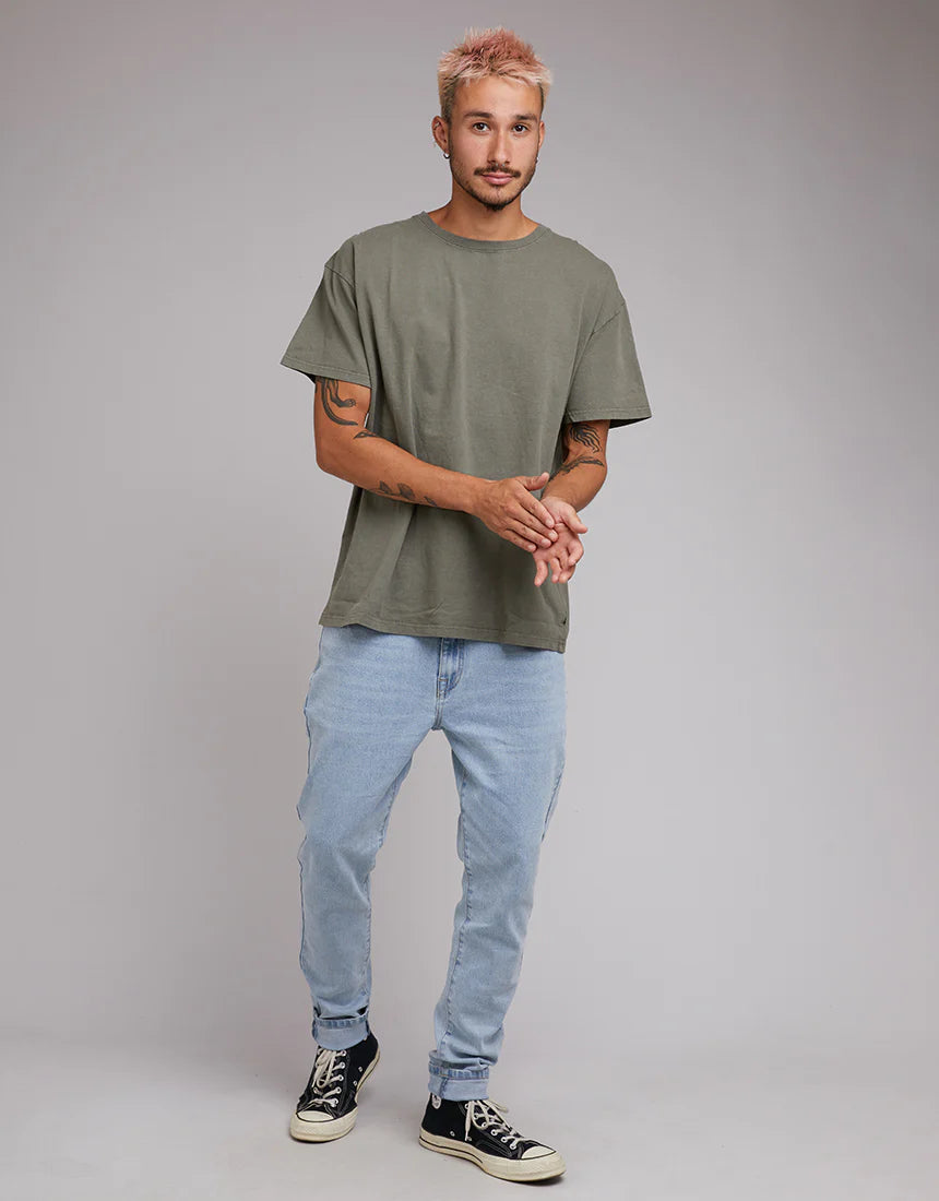 SILENT THEORY MENS CLASSIC TEE - KHAKI