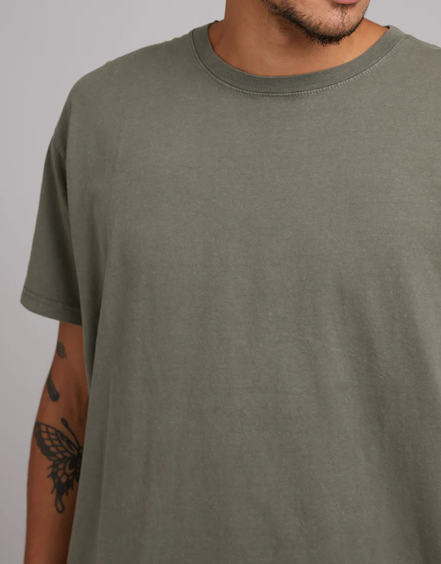 SILENT THEORY MENS CLASSIC TEE - KHAKI