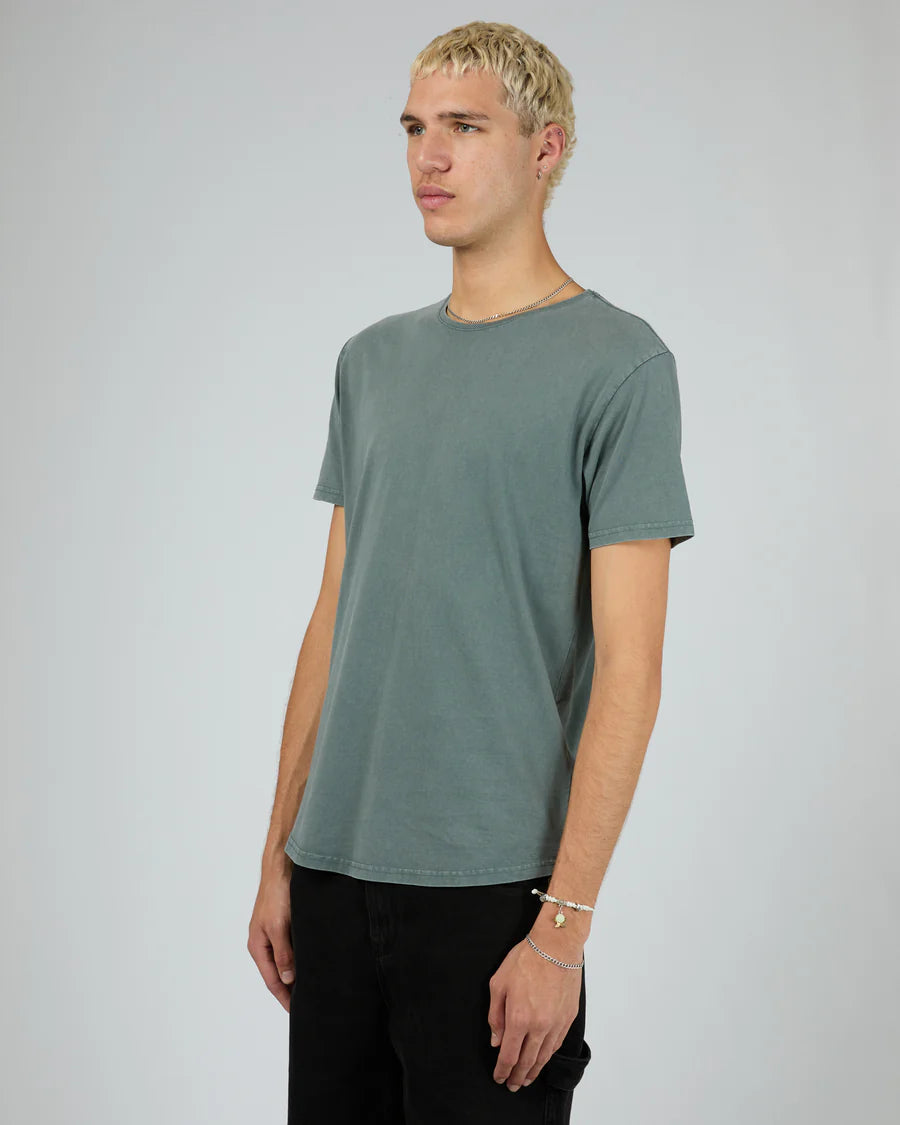 SILENT THEORY TAIL TEE - MOSS GREEN