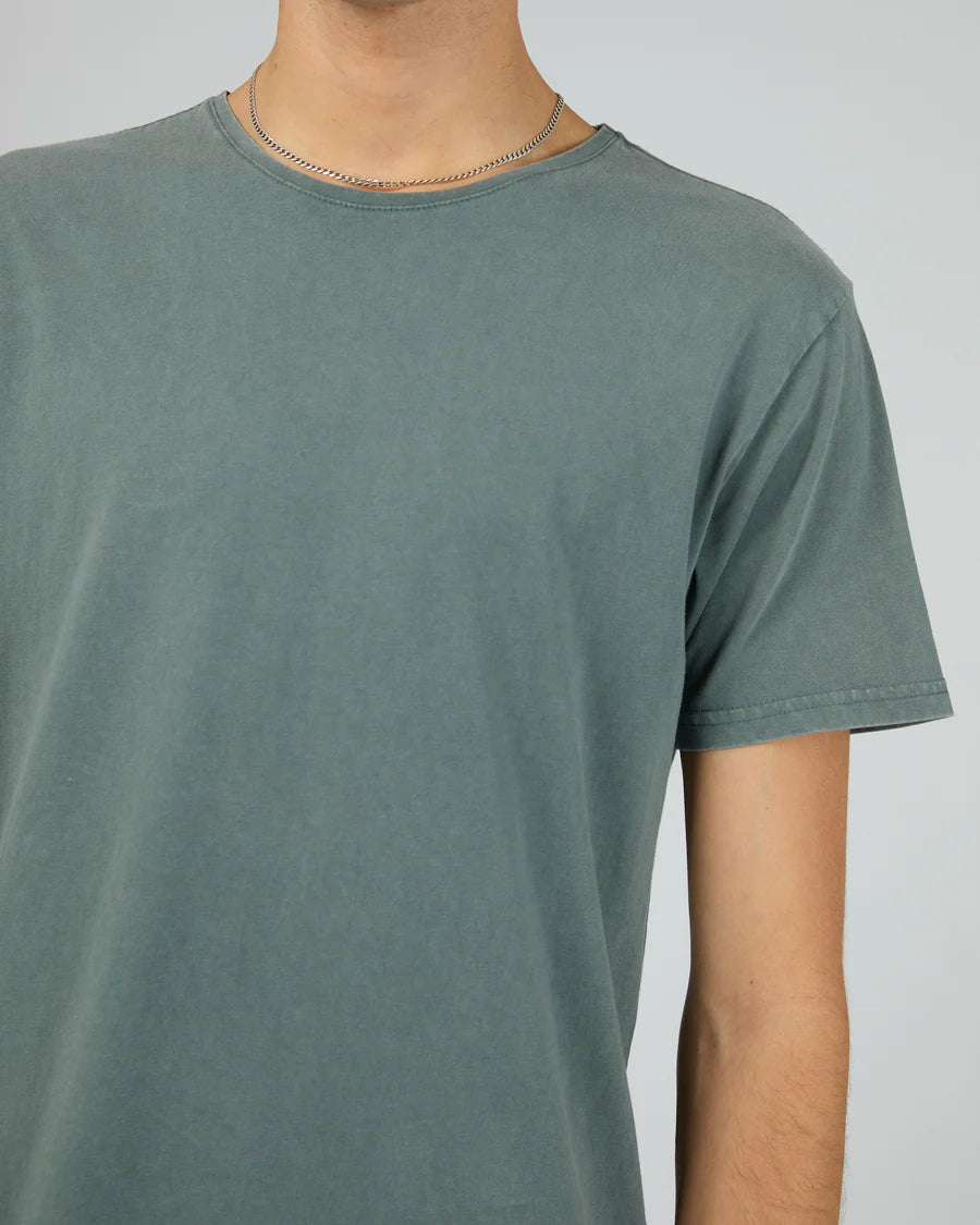 SILENT THEORY TAIL TEE - MOSS GREEN