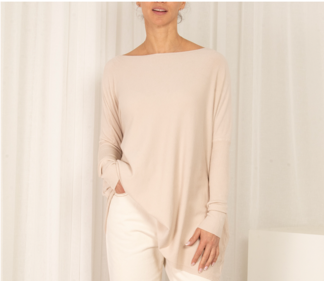 SLIDE SHOW SCOOP NECK TIGHT SLEEVE OVERSIZED WARM TOP - CREAM
