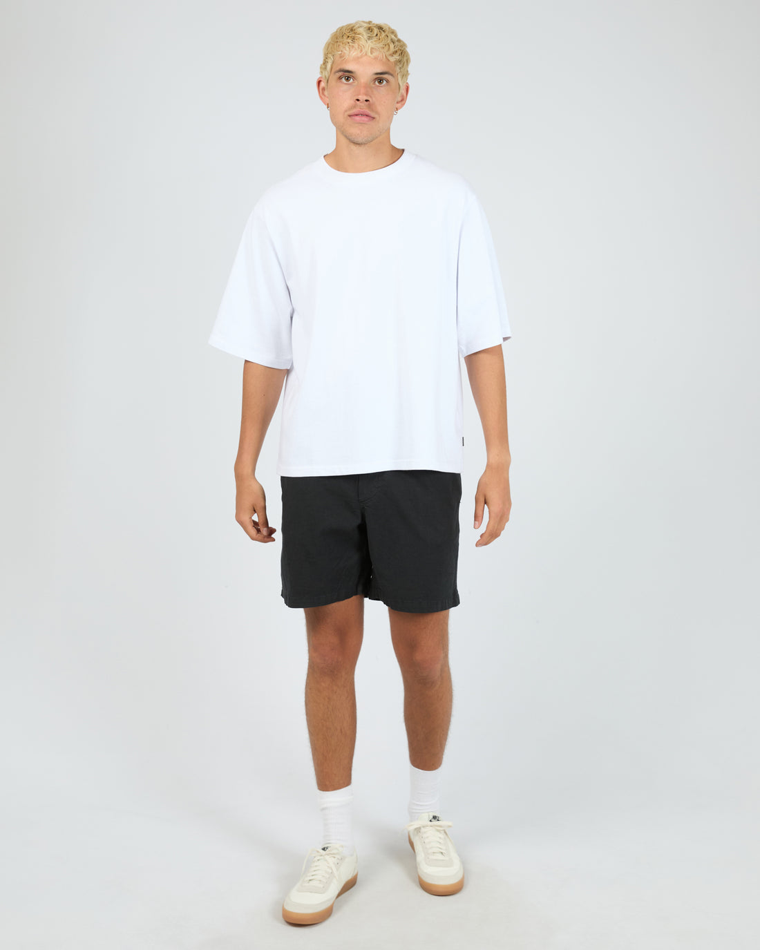 SILENT THEORY ELASTIC WAIST SHORT - BLACK