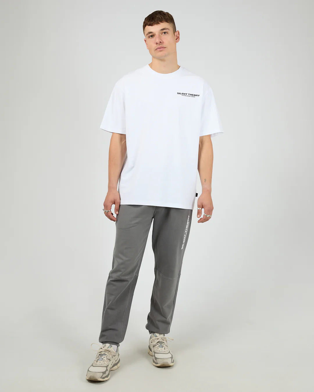 ESSENTIAL THEORY TRACKPANT - CHARCOAL