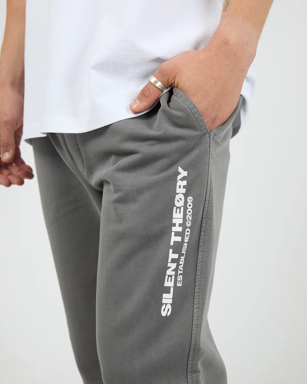 ESSENTIAL THEORY TRACKPANT - CHARCOAL