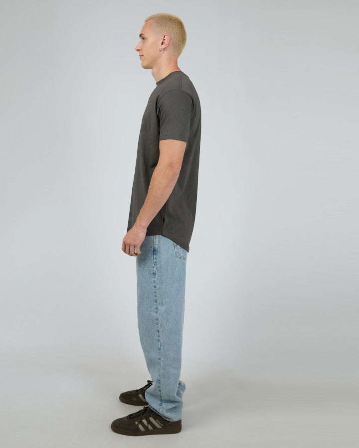 SILENT THEORY SOLID TAIL TEE - COAL
