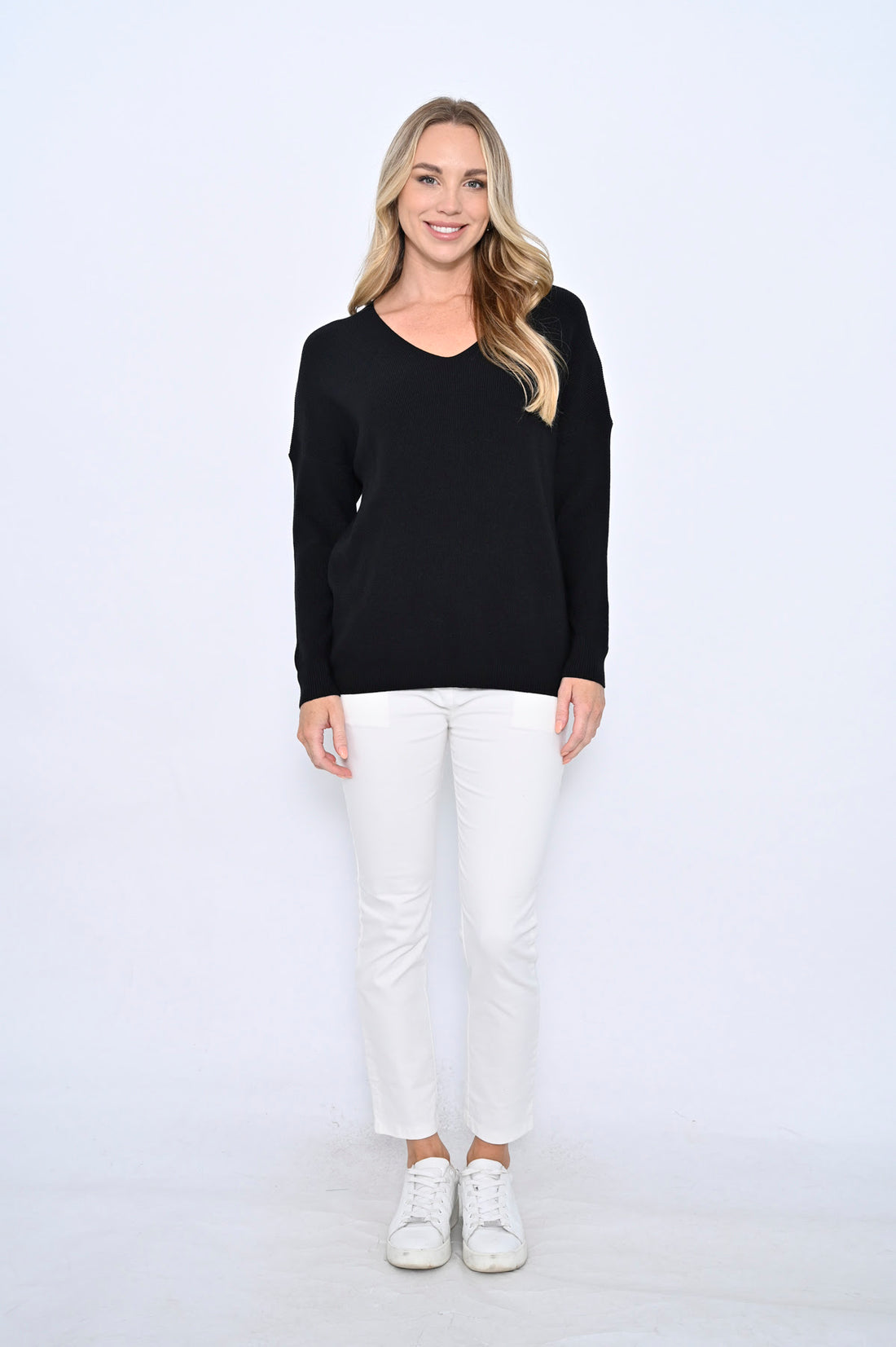 CALI & CO V-NECK RIBBED TOP - BLACK