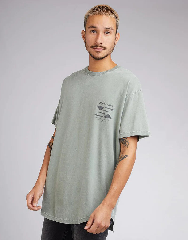 SILENT THEORY IMPACT SCOOP TEE
